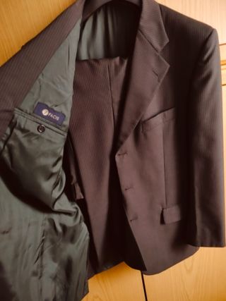 Vestito uomo marca Facis taglia 50.