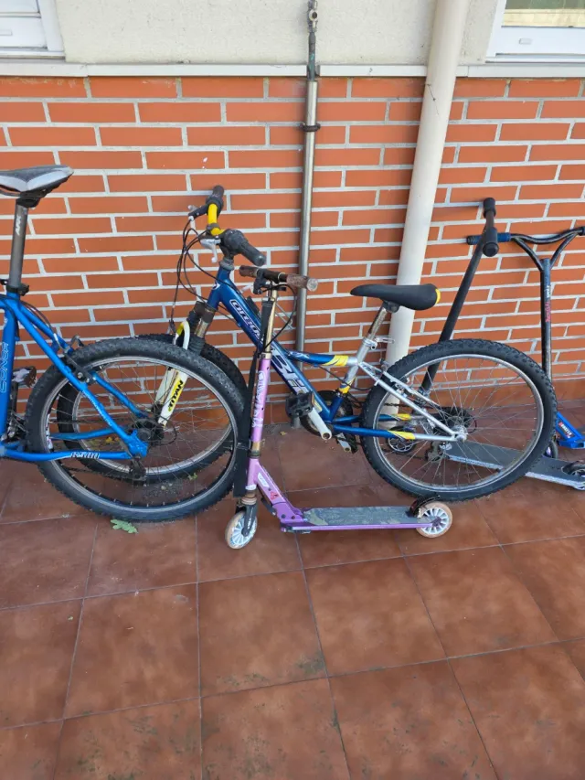 Bicicletas y patinetes