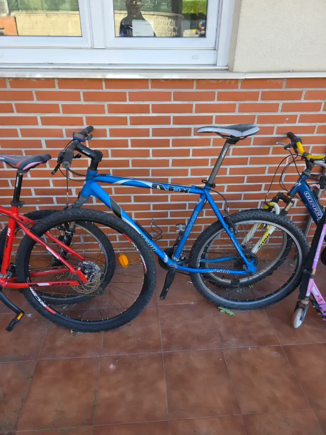 Bicicletas y patinetes