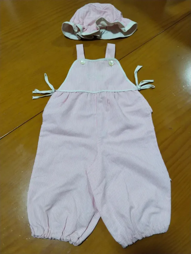 Mono y gorro bebé niña 4-5 meses