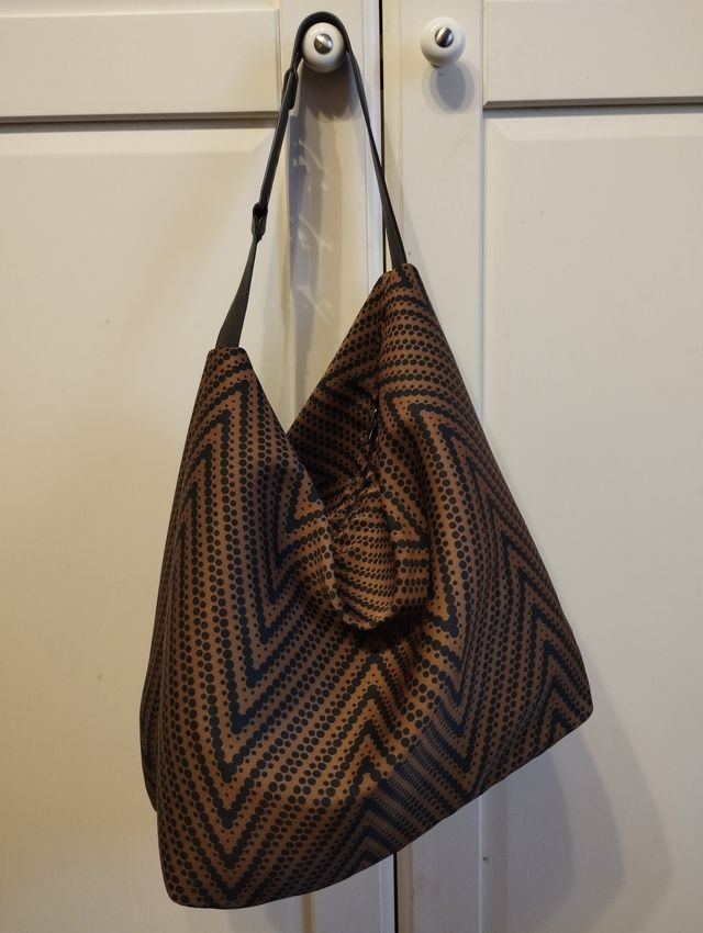 Bolso de hombro estampado