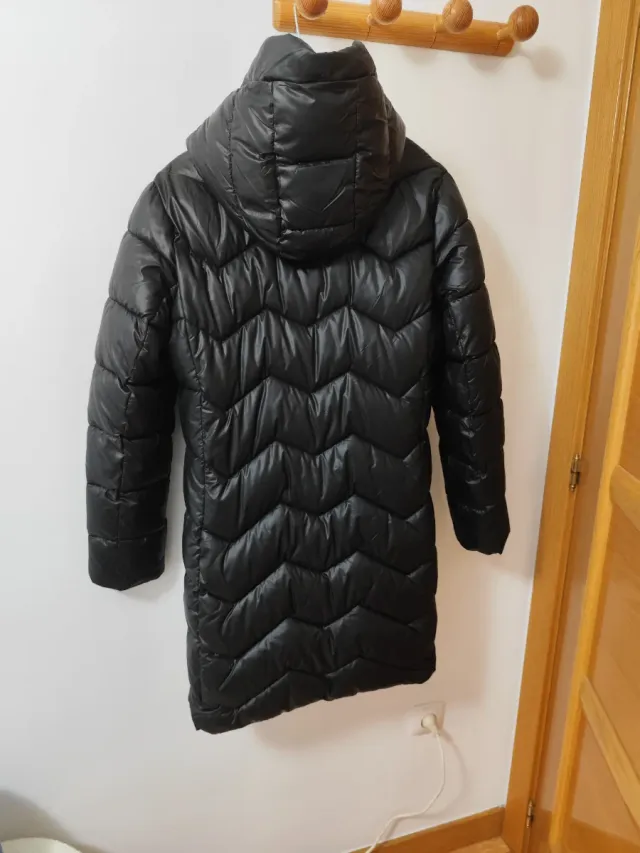 Abrigo plumas negro como nuevo