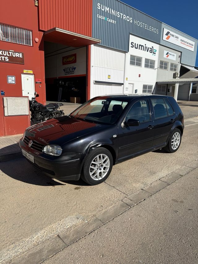 Volkswagen Golf 2003