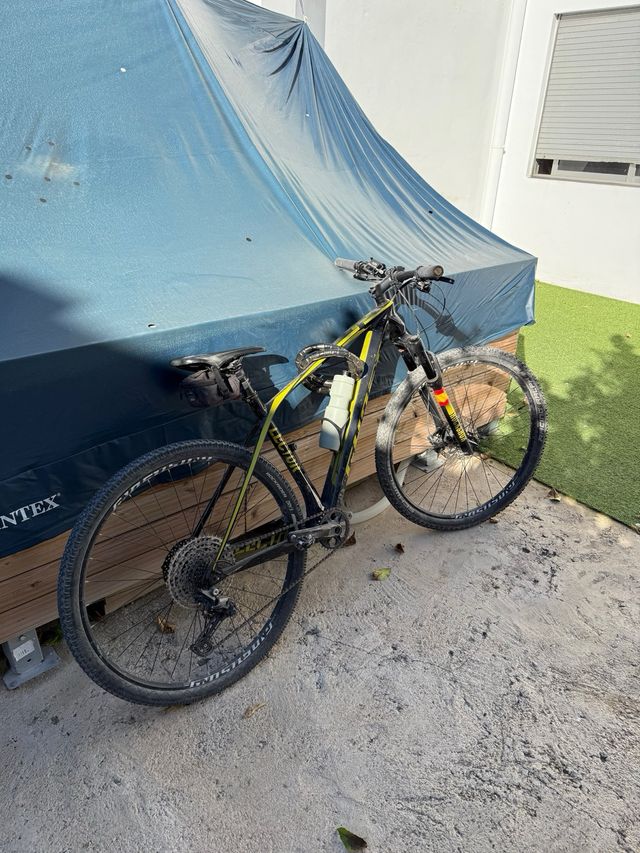 Bici de Montaña Scott (Modelo LECTOR) Carbono