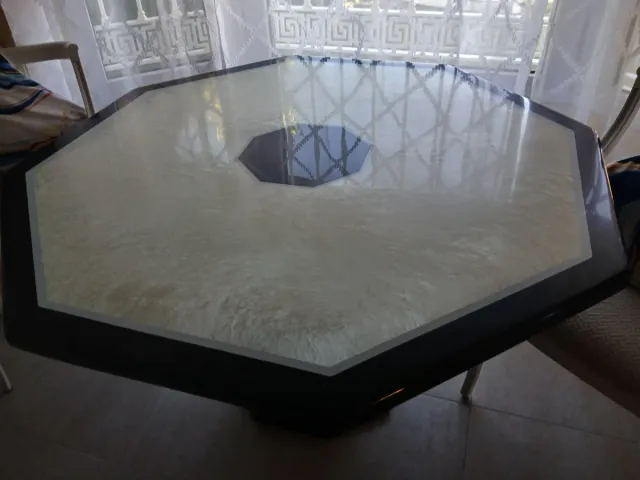 Mesa Octogonal Laca Negra 1.30 imitacion mármol