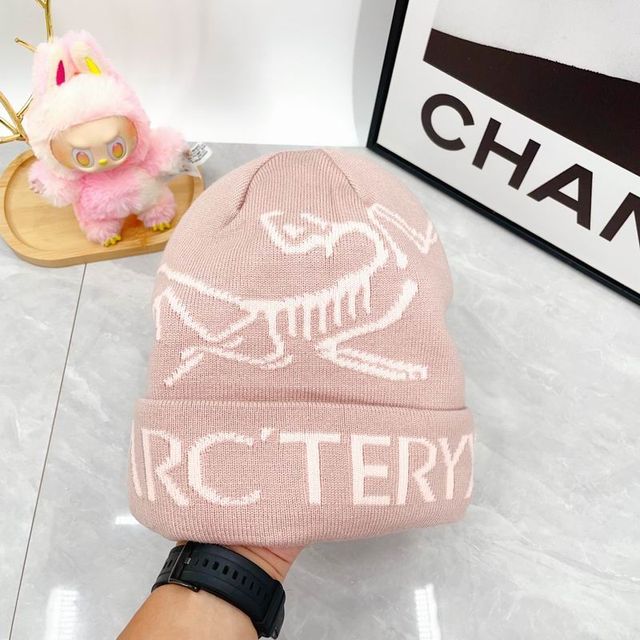 Gorro Arc'teryx Rosa y Blanco