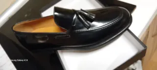 Zapatos de vestir negros Emidio tucci es la marca