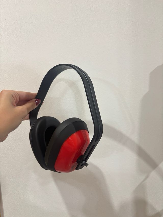 Cascos cancelación ruido rojos LEROY MERLIN