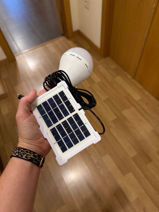 Bombilla LED Solar con Panel