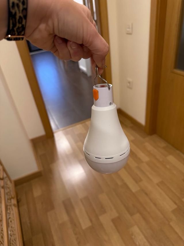 Bombilla LED Solar con Panel