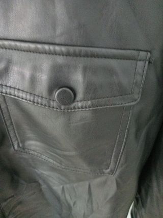 Chaqueta Zara efecto piel negra Talla S