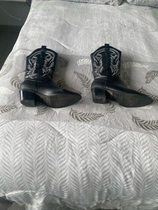 Botas cowboy negras talla 38 estado regular