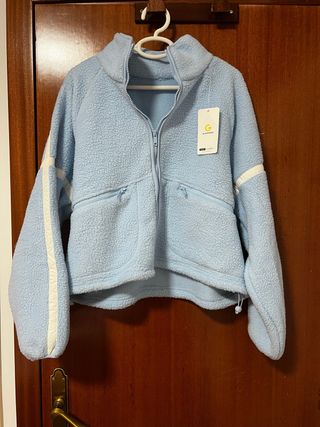 Chaqueta deportiva polar azul