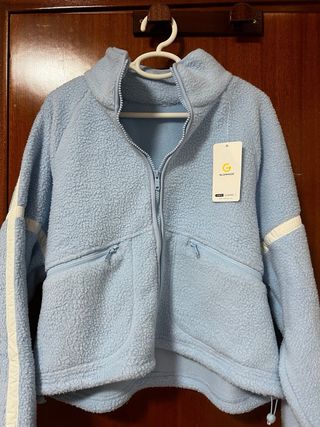 Chaqueta deportiva polar azul