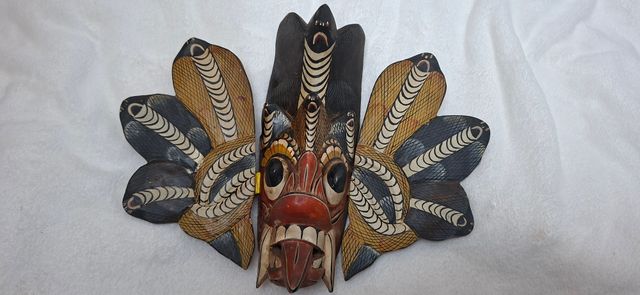 Máscaras de madera decorativas