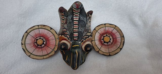 Máscaras de madera decorativas