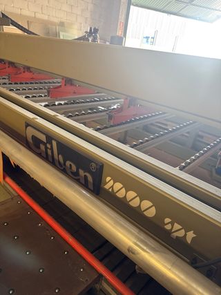 Máquina corte industrial madera