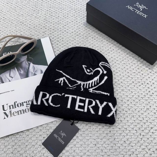 Gorro Arc'teryx Negro y Blanco