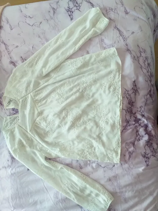 Camisa blanca bordada talla L