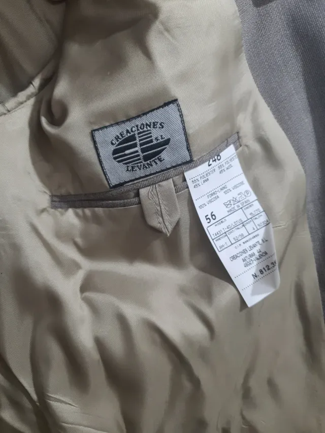 Chaqueta de traje beige hombre