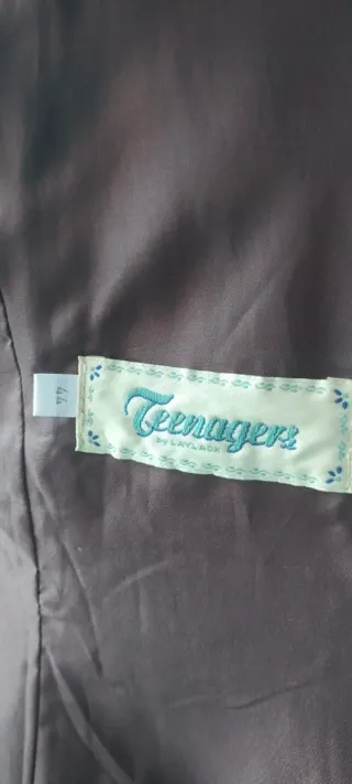 Chaqueta marrón con cuello de pelo