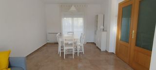 Casa adosada en alquiler en Valdepeñas