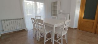 Casa adosada en alquiler en Valdepeñas