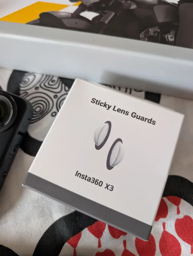 Insta360 X3 con accesorios originales y 128GB SD