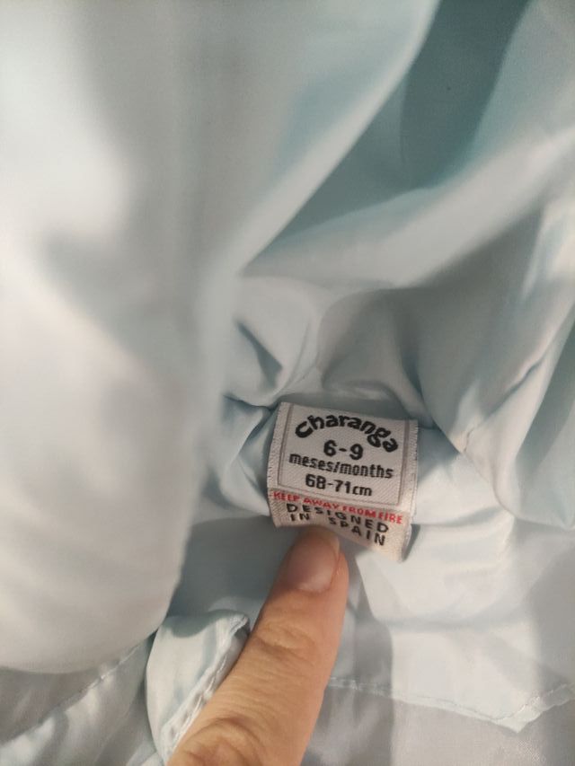 Abrigo acolchado con capucha