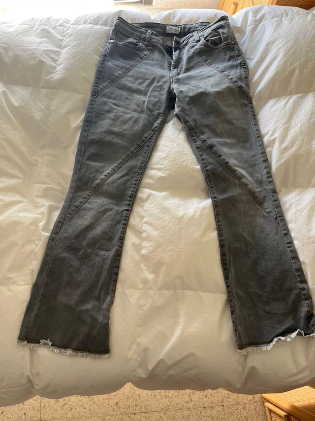 Vaqueros Renatta&Go grises acampanados