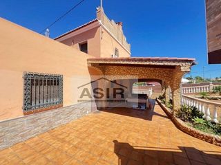 Chalet en alquiler en Zona Urbanizaciones en Alzira