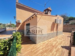 Chalet en alquiler en Zona Urbanizaciones en Alzira