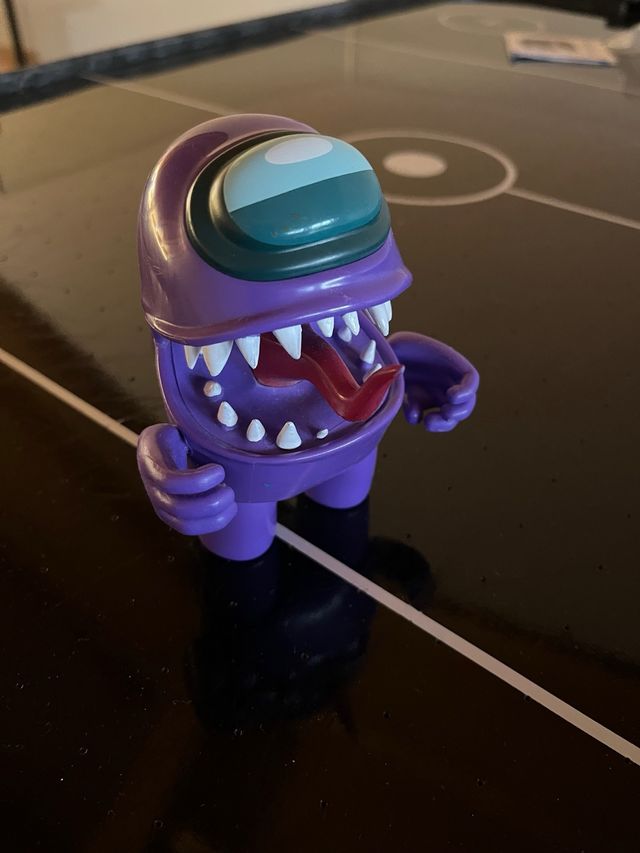 Figura Among Us Morada Monstruosa