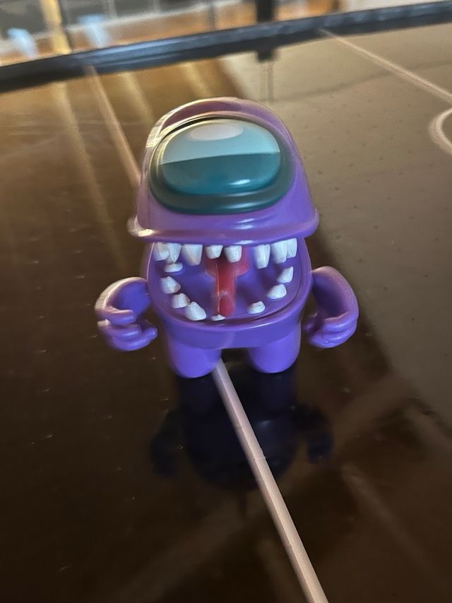 Figura Among Us Morada Monstruosa