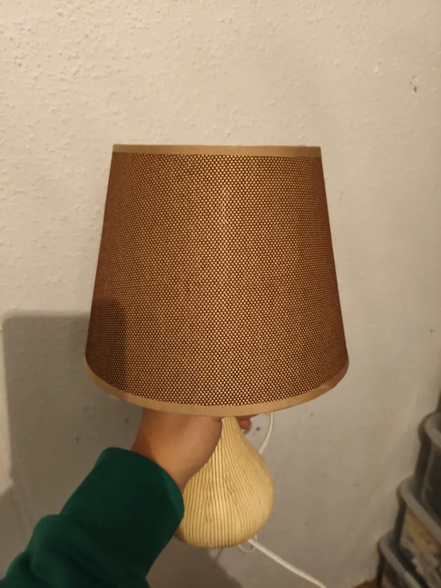 Lámpara de mesa madera y tela