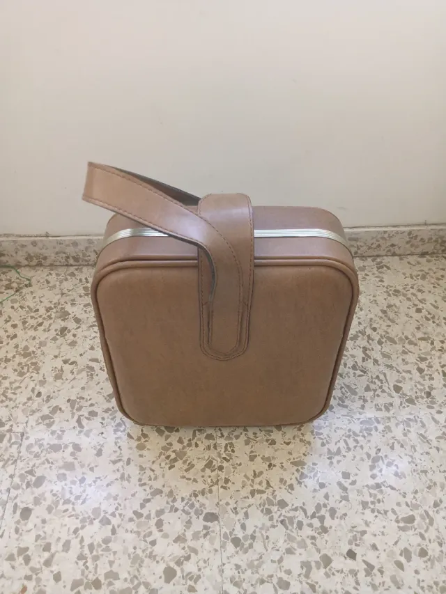 Maletín antiguo de cuero