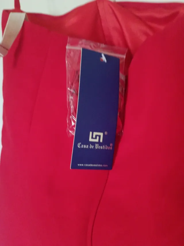 Vestido de fiesta rojo con tul