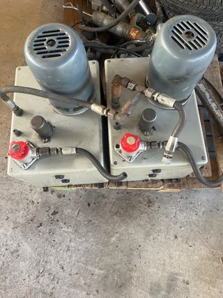 2 Bombas Hidráulicas