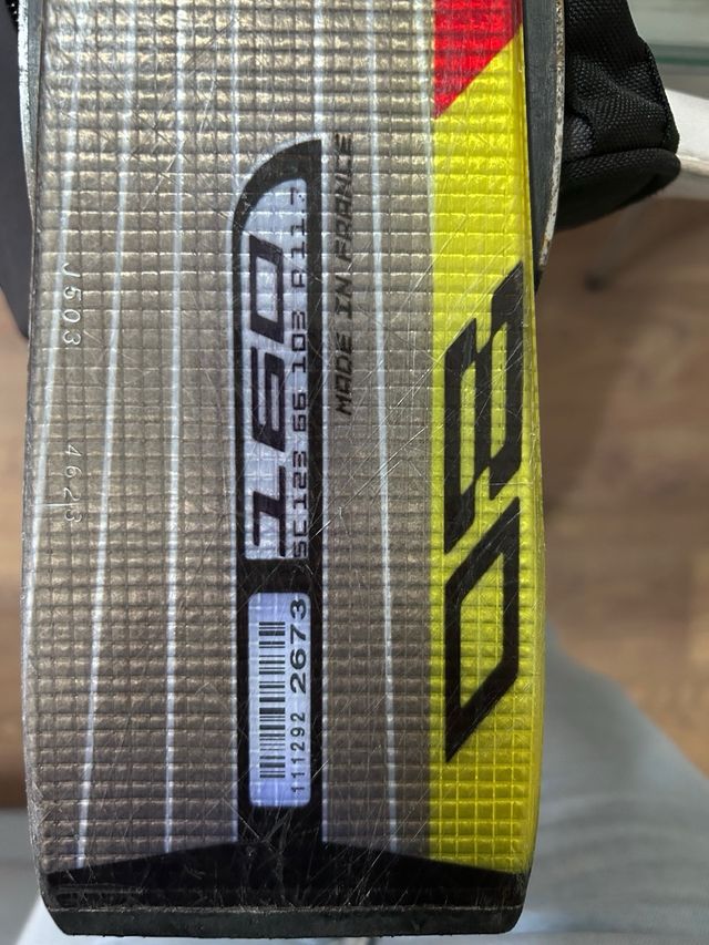 Tabla de esquí Salomon con funda y bastones