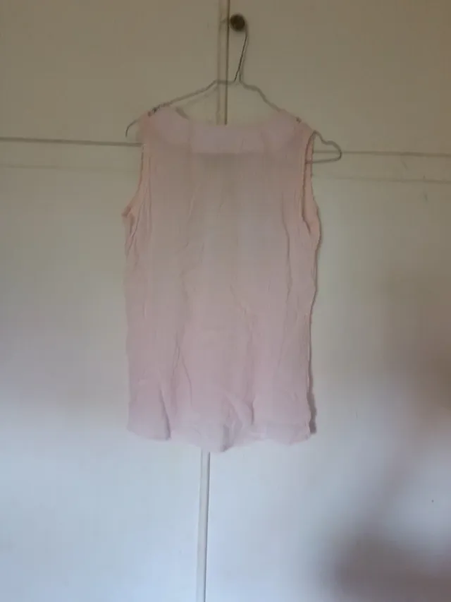 Blusa rosa sin mangas