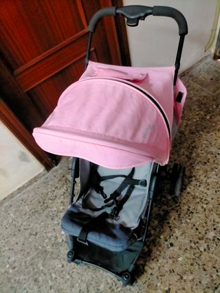 Carro de bebé rosa y gris