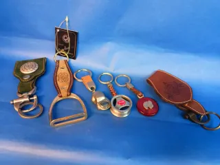 Lote de 6 llaveros de cuero y metal