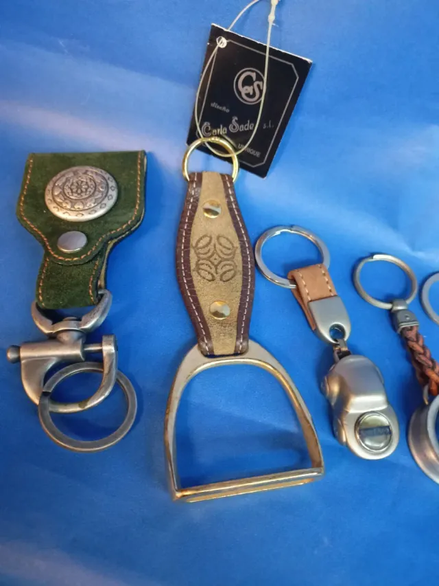 Set di 6 portachiavi in pelle e metallo