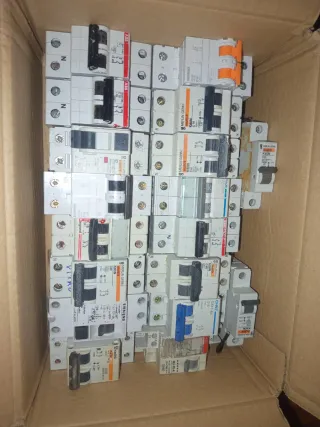 Interruptores automáticos varios