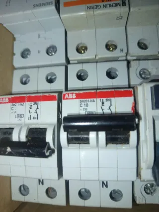 Interruptores automáticos varios