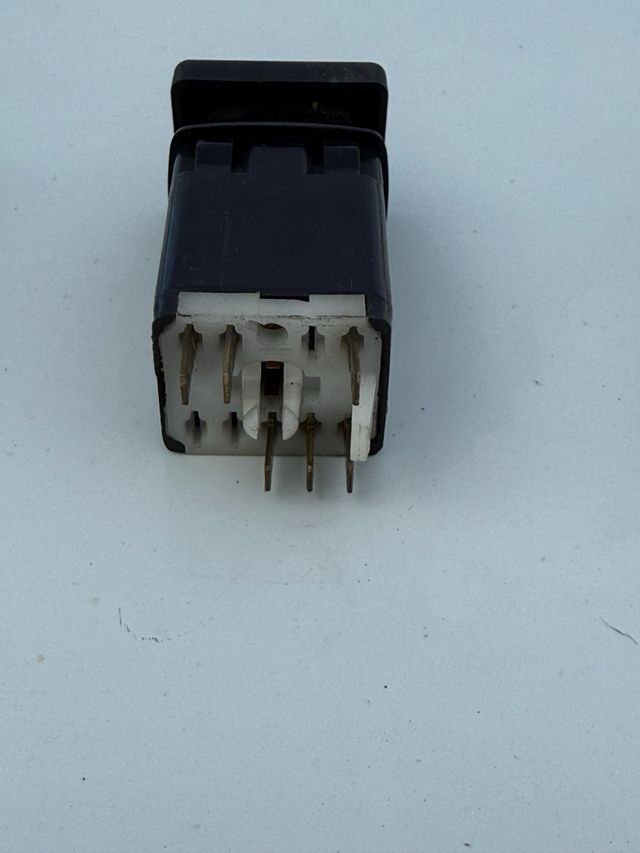 3 Interruptores Renault: Emergencia, Niebla, Lunet