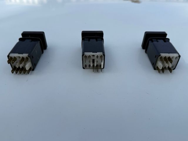 3 Interruptores Renault: Emergencia, Niebla, Lunet