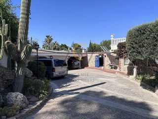 Chalet en venta en Peña de las Águilas en Elche