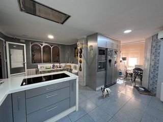 Chalet en venta en Peña de las Águilas en Elche