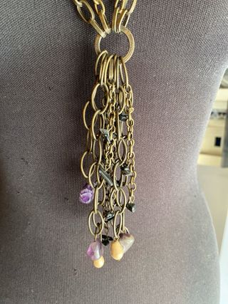 Collana multistrato con ciondolo a grappolo